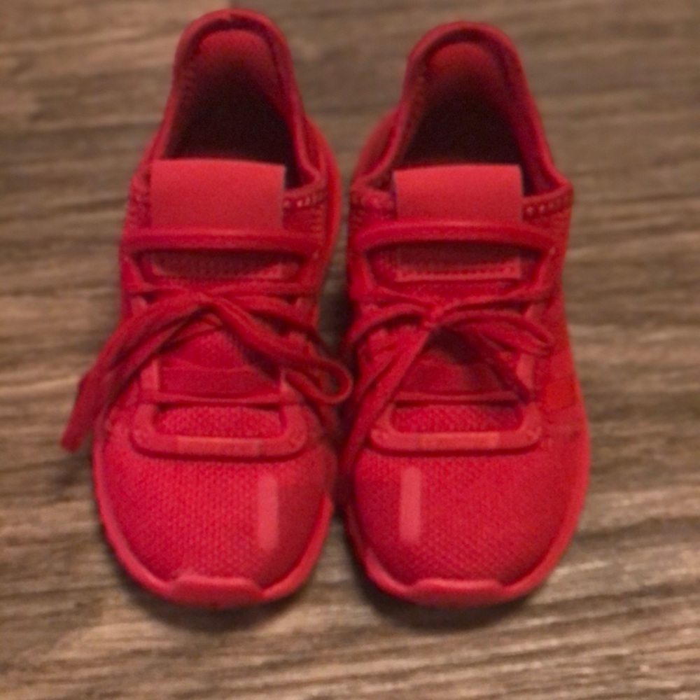 Red tennis shoe!